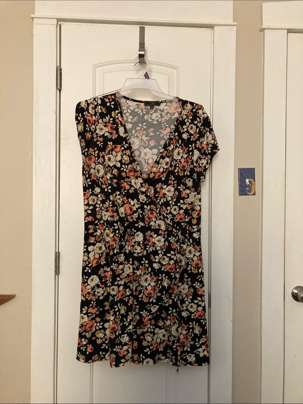 Floral  Dress‎ - Black with flower design wrap around look size 2XL